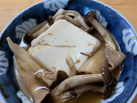 イカ飯と豆腐、キノコの煮物